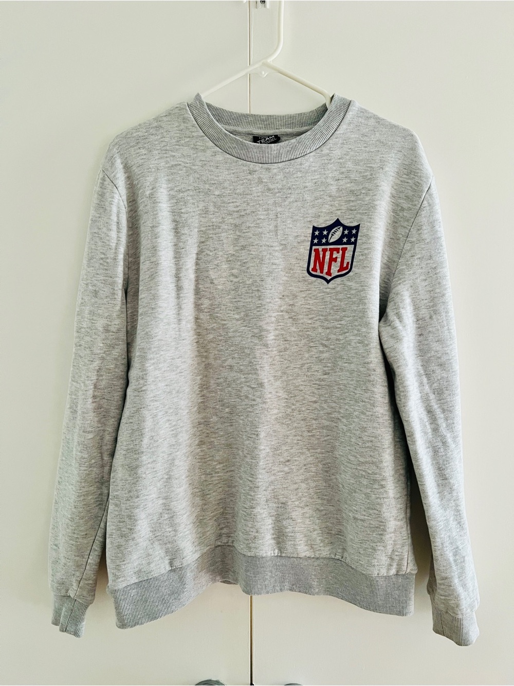 asos nfl grey crewneck sweatshirt size medium